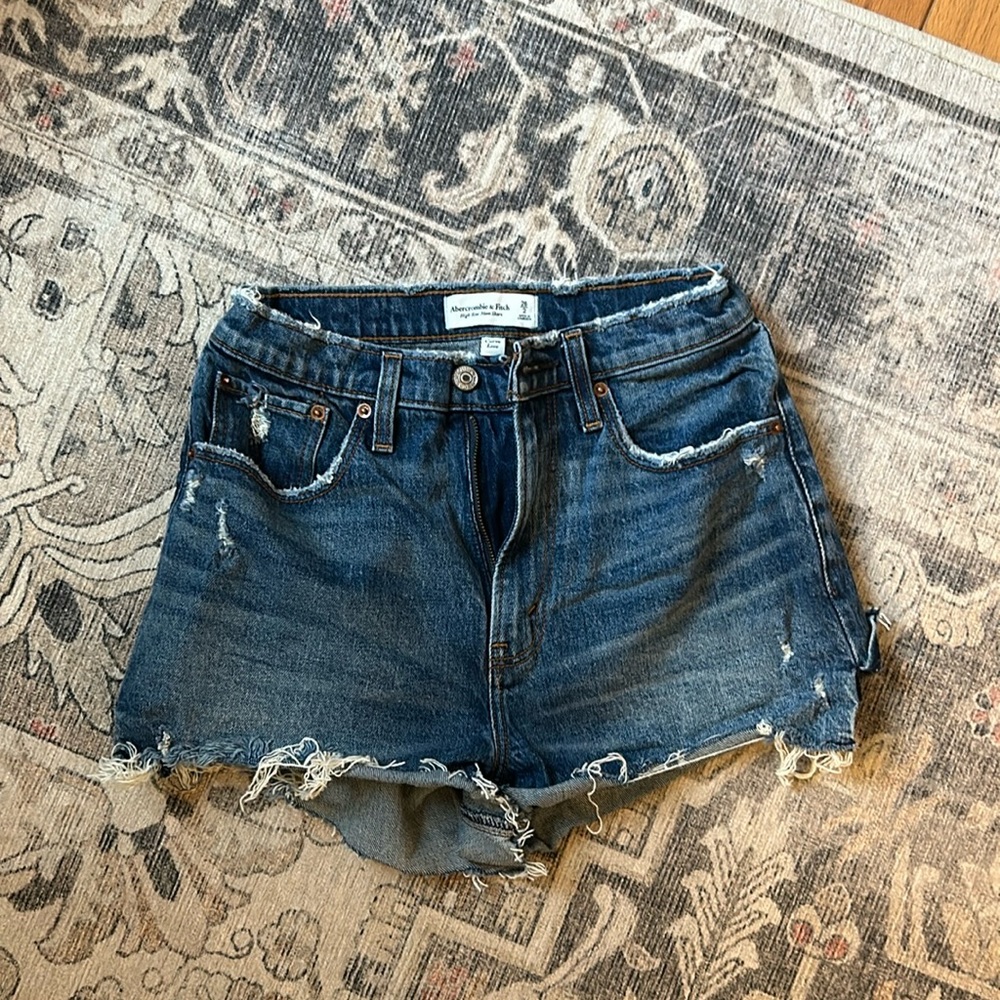 Abercrombie curve love Jean shorts